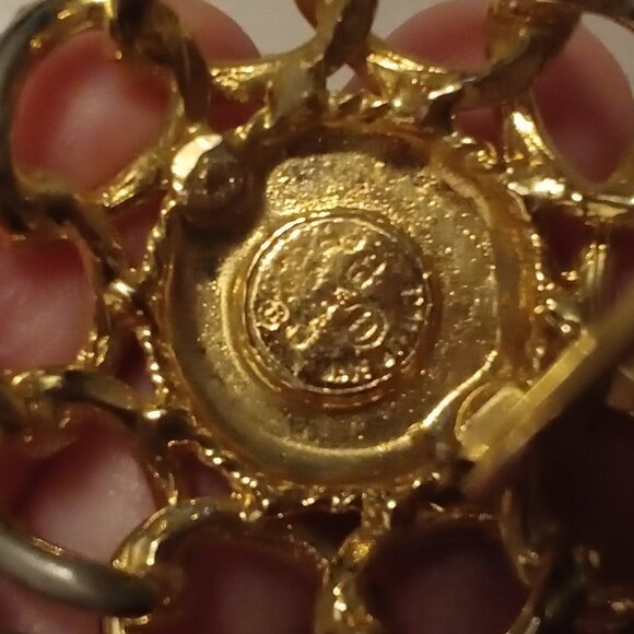 Chanel LARGE Vintage Clip On Earrings - Picture 8 of 15